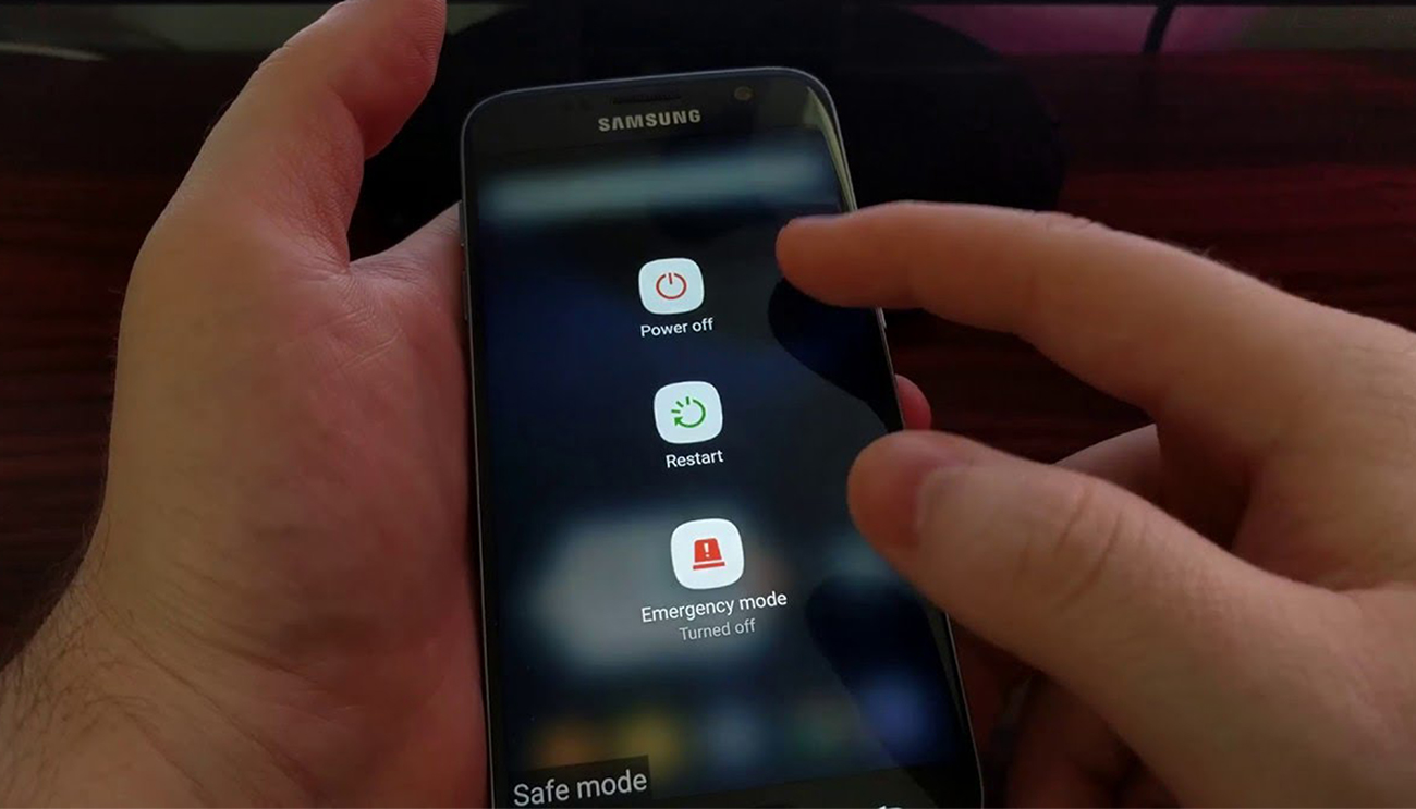 Самсунг режим. Безопасный режим Samsung Galaxy s7. Galaxy Samsung pe34 ассистент. Samsung j530 off safe Mode. Кнопка рестар самсунг а31.